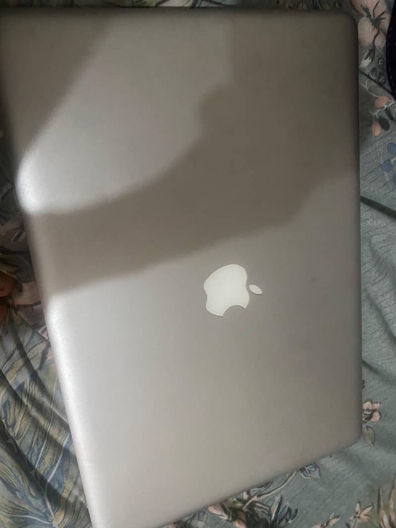 MacBook Pro 0