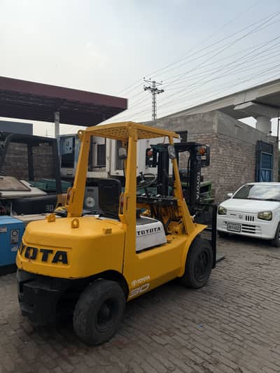 TOYOTA FORKLIFTER FOR SALE