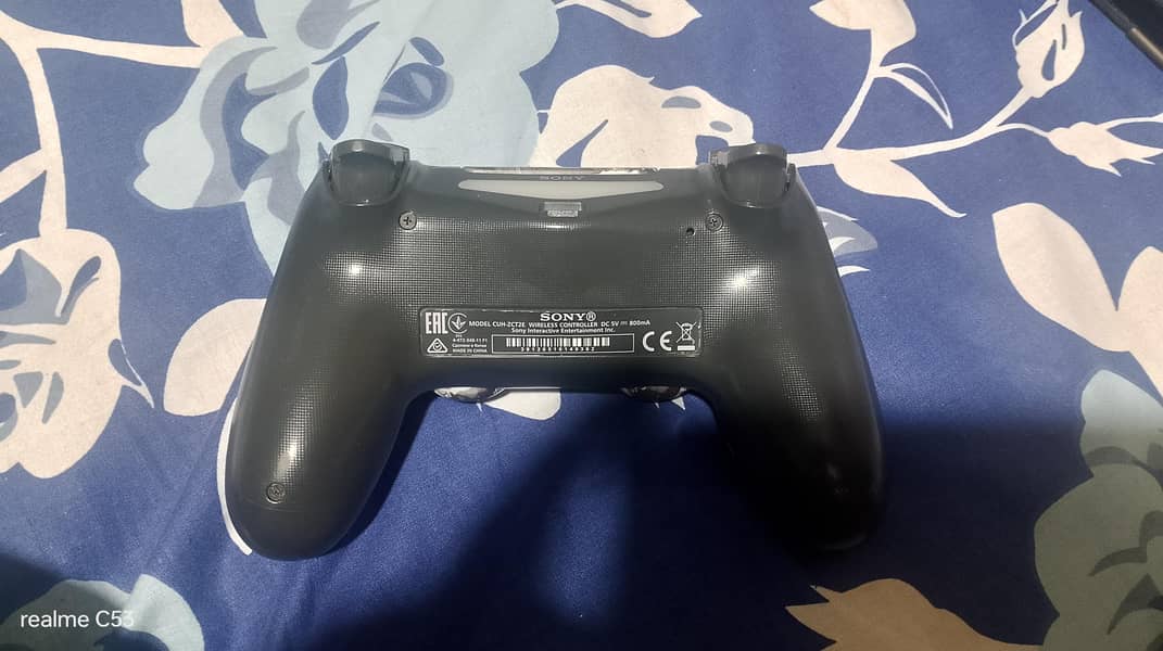 ps4 games and controller 1