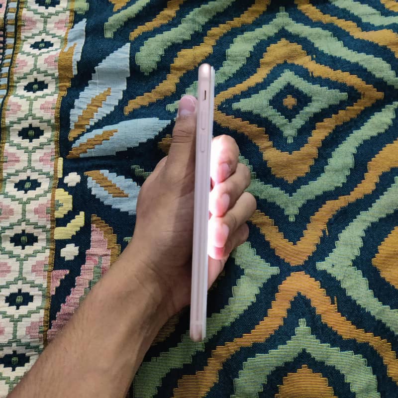 Apple iPhone 8 Plus 7