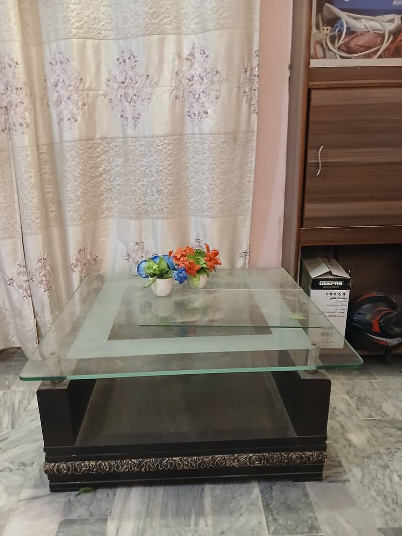 Used sofa set with centre table 4