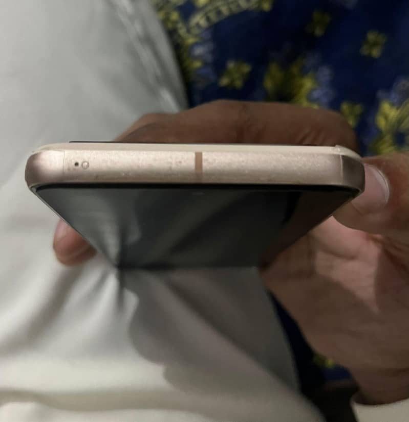 Google Pixel 8 2
