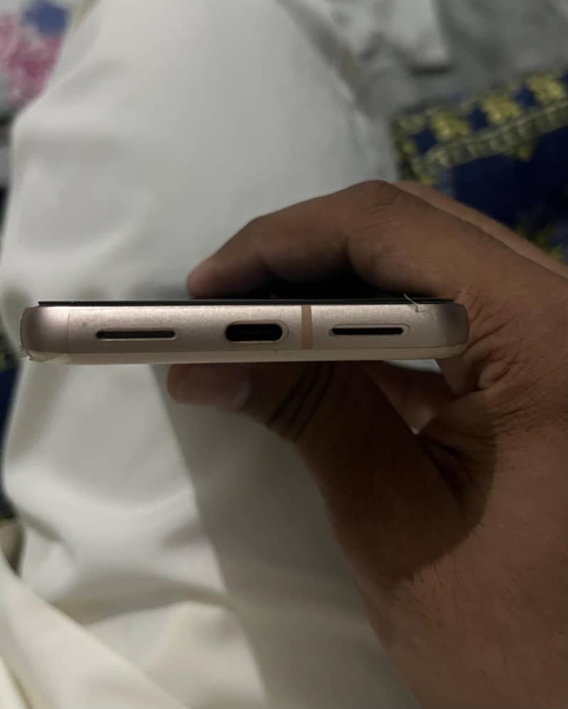 Google Pixel 8 3