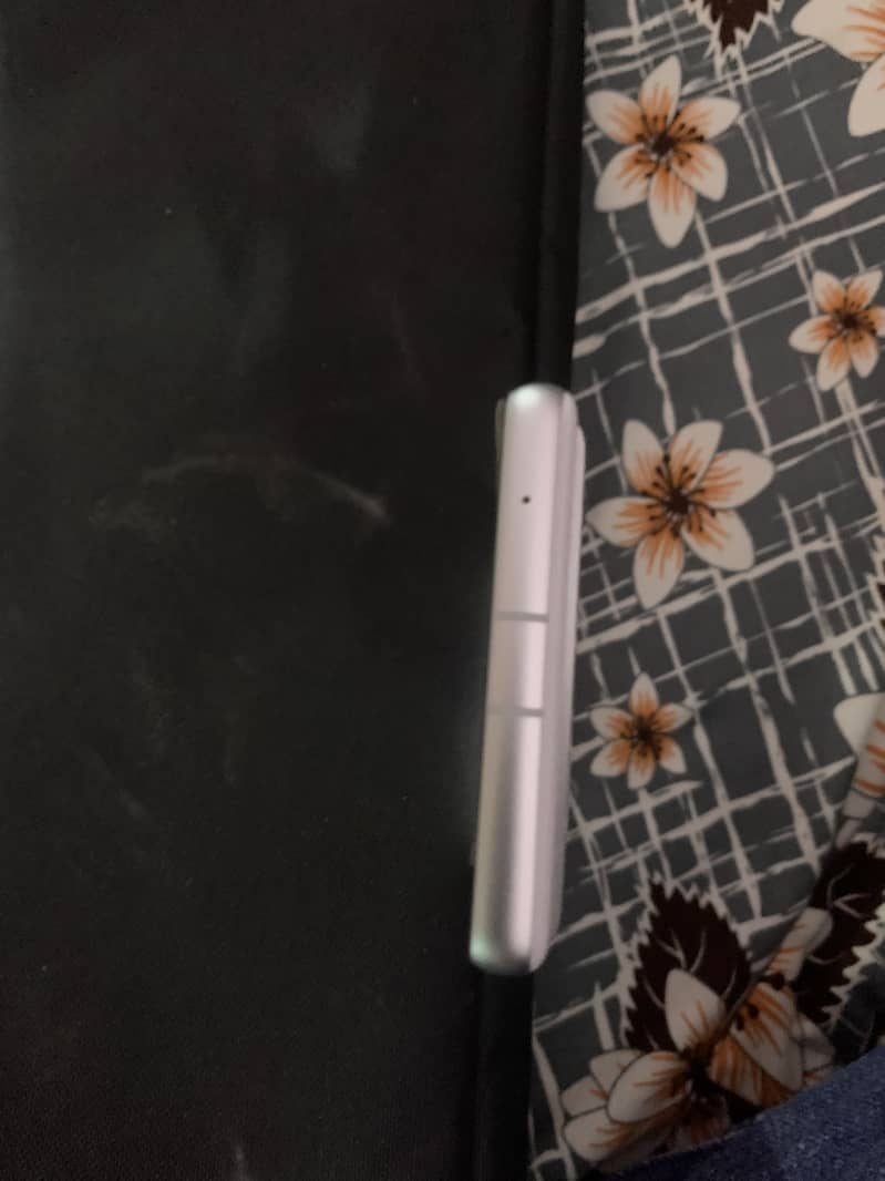 Google Pixel 7a 4