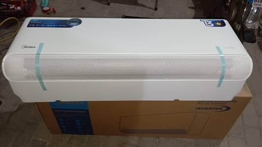 Breezless  Midea DC inverter model 18HRFN8