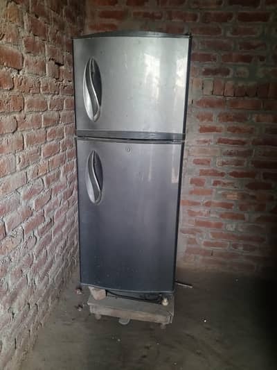Fridge for Sale ( o3o6.4247. . . . 715 )