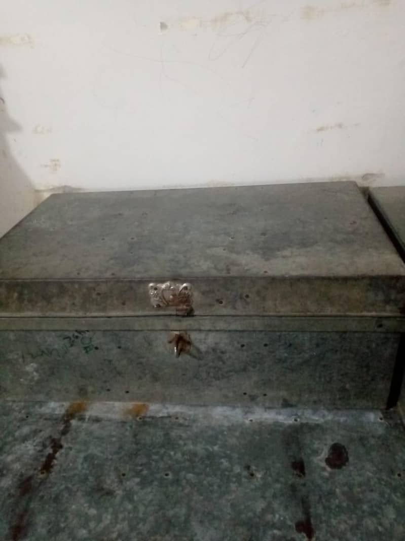 matel trunk 0