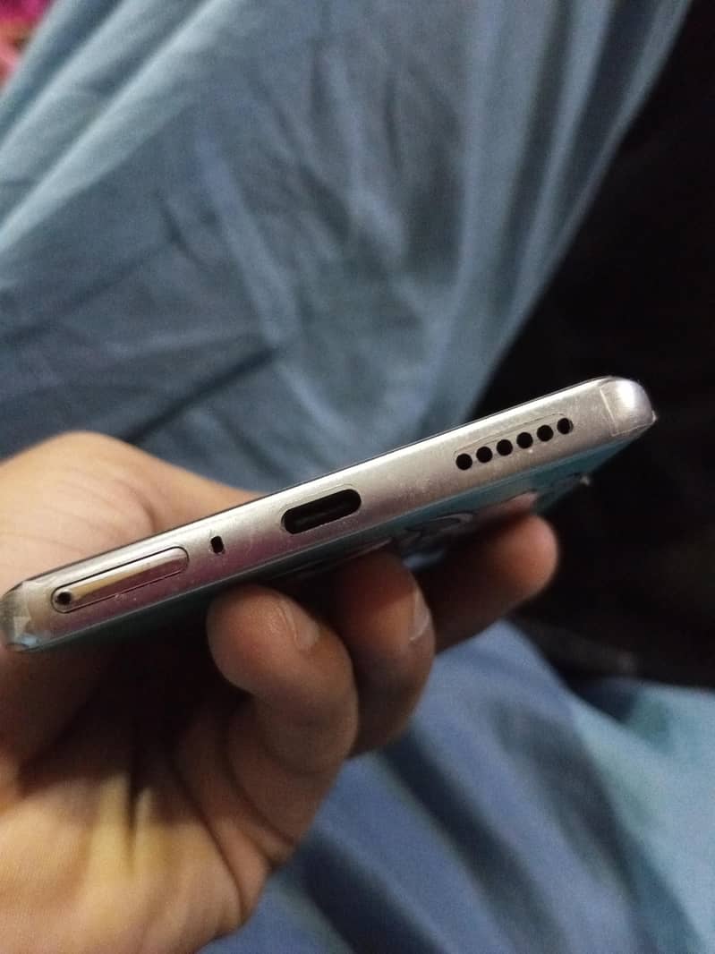 Tecno camon 40 pro 7