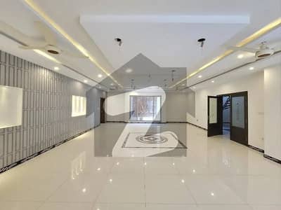 20 MARLA HOUSE FOR RENT IN DHA PHASE 5 WITH FULL BASEMENT