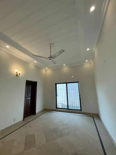 16 MARLA HOUSE FOR RENT IN DHA PHASE 3