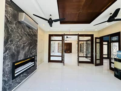 20 MARLA HOUSE FOR RENT IN DHA PHASE 7