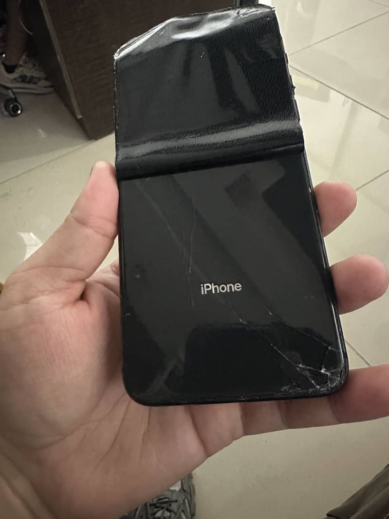 Apple iPhone 8 Plus 5