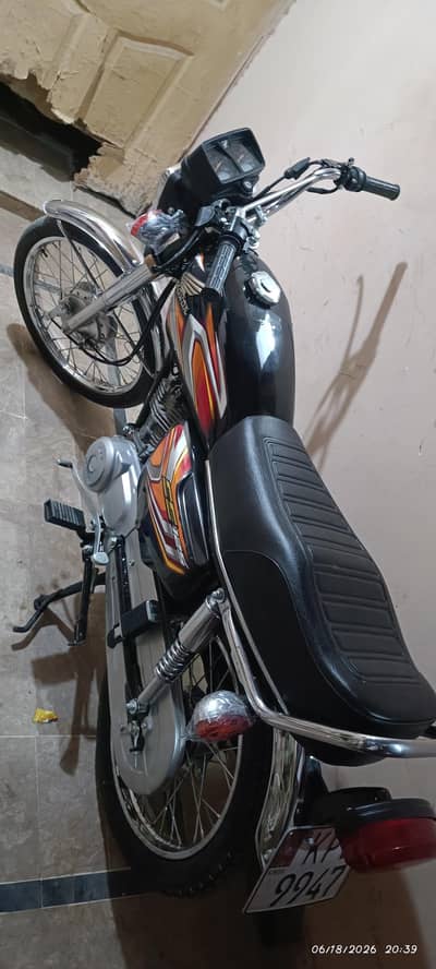 HONDA CG 125 2022 MODEL EXCELLENT CONDITION KARACHI NUMBER