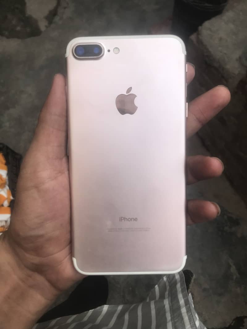 Apple iPhone 7 Plus 6