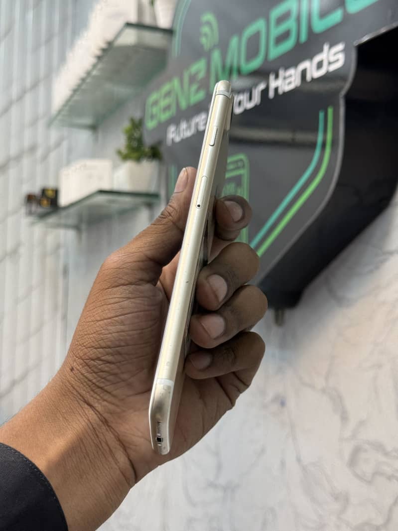 Apple iPhone 7 Plus 3