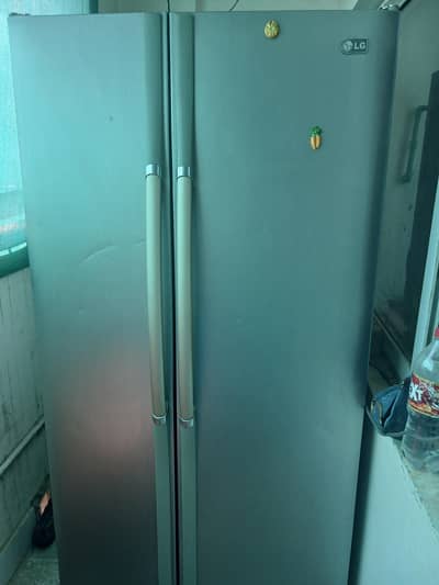 LG DOUBLE DOOR REFRIGERATOR GOOD CONDITION FULLY WORKING