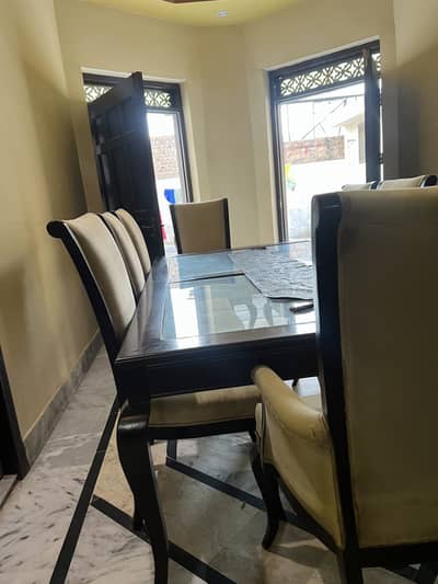 Dining table with 8 Chairs