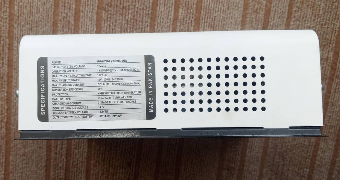 MPPT SOLAR CHARGE CONTROLLER 6