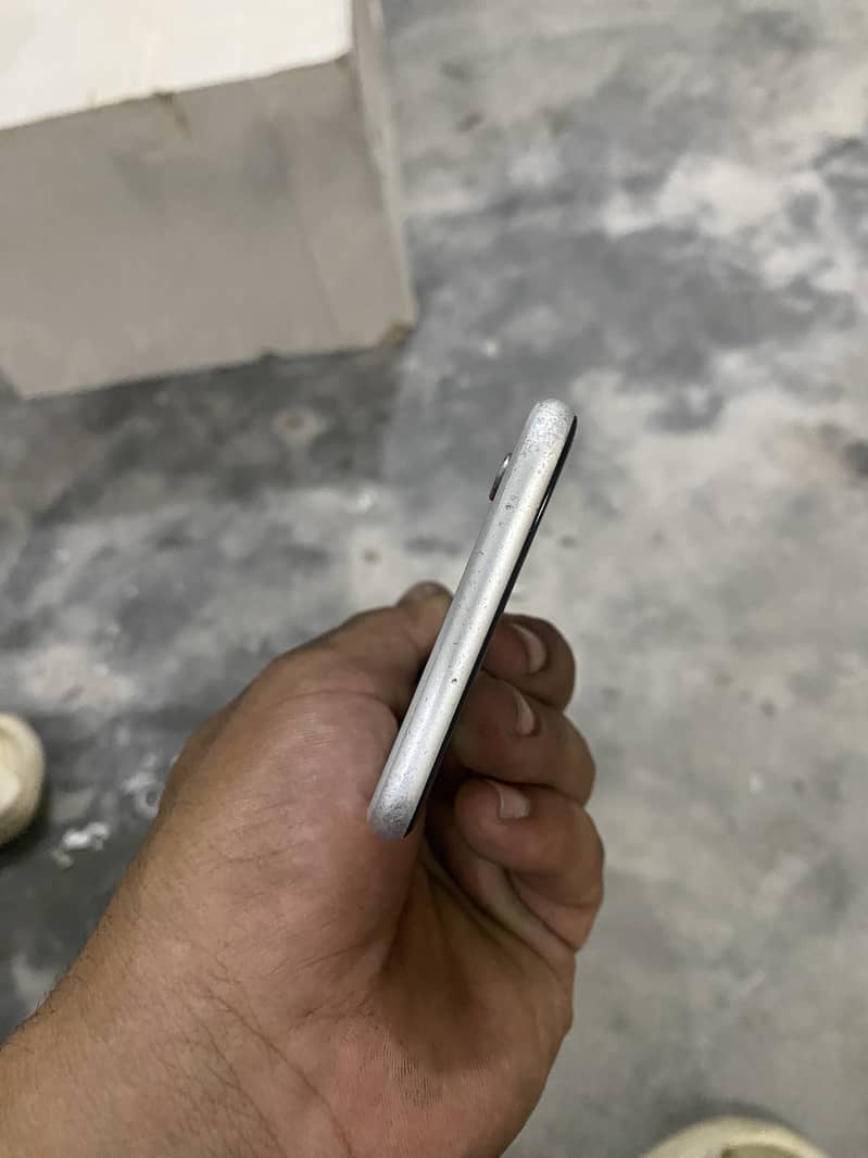 Apple iPhone 6 6
