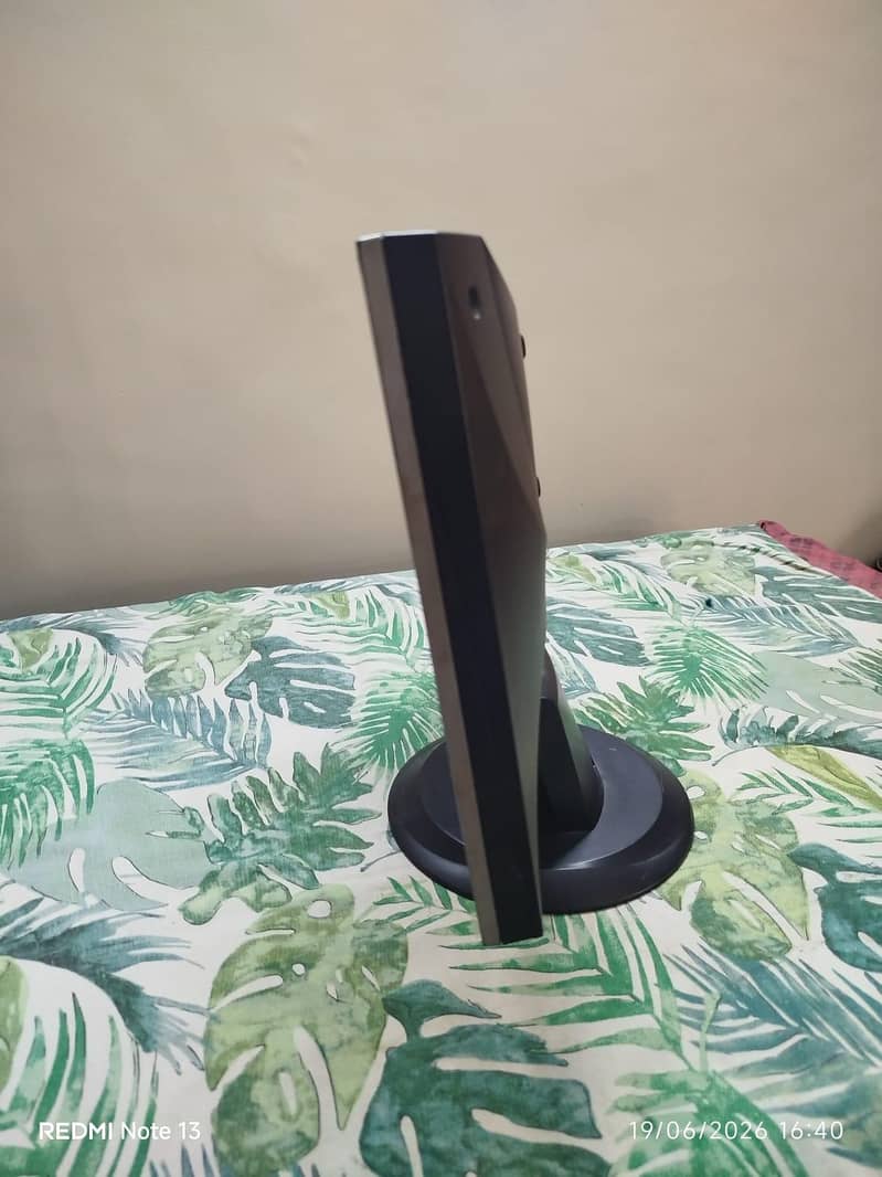 Monitor 13