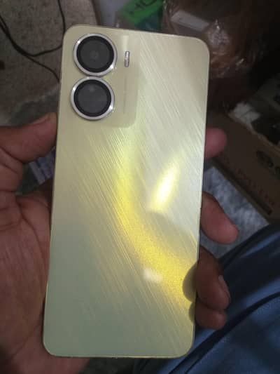 Vivo Y16