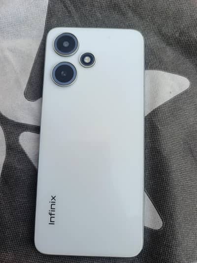 Infinx Hot 30 Play blade white 10/10 Condition Complete Box