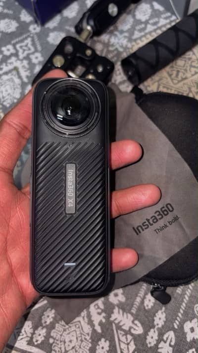 Insta 360 x4