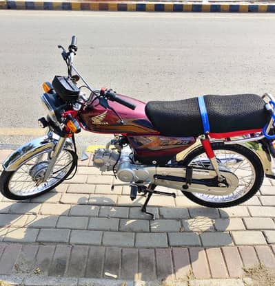 Honda CD70 2025 Scratchless condition,totally ganuine