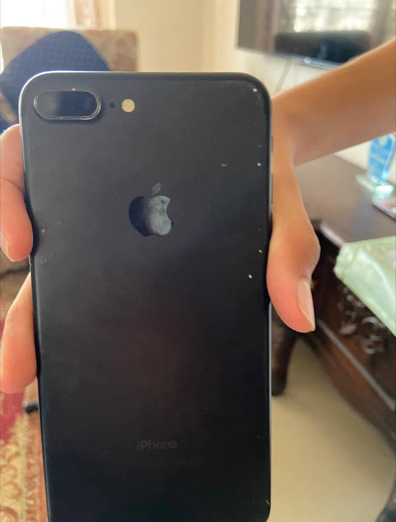 Apple iPhone 7 Plus 1