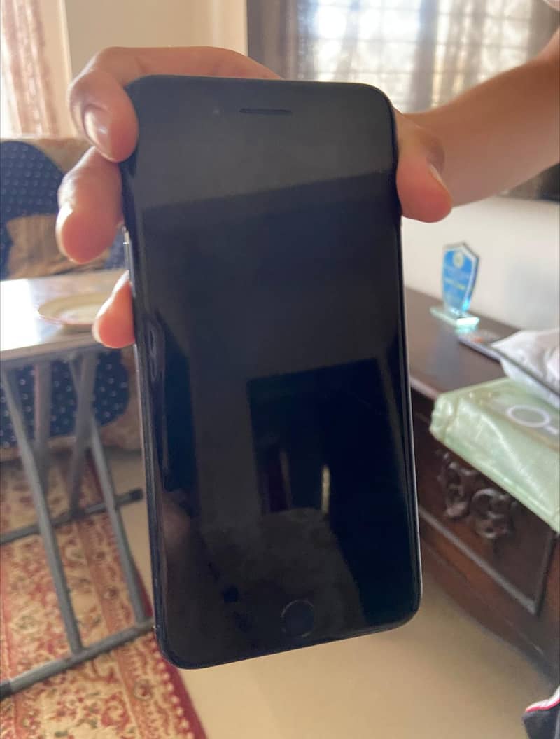 Apple iPhone 7 Plus 2