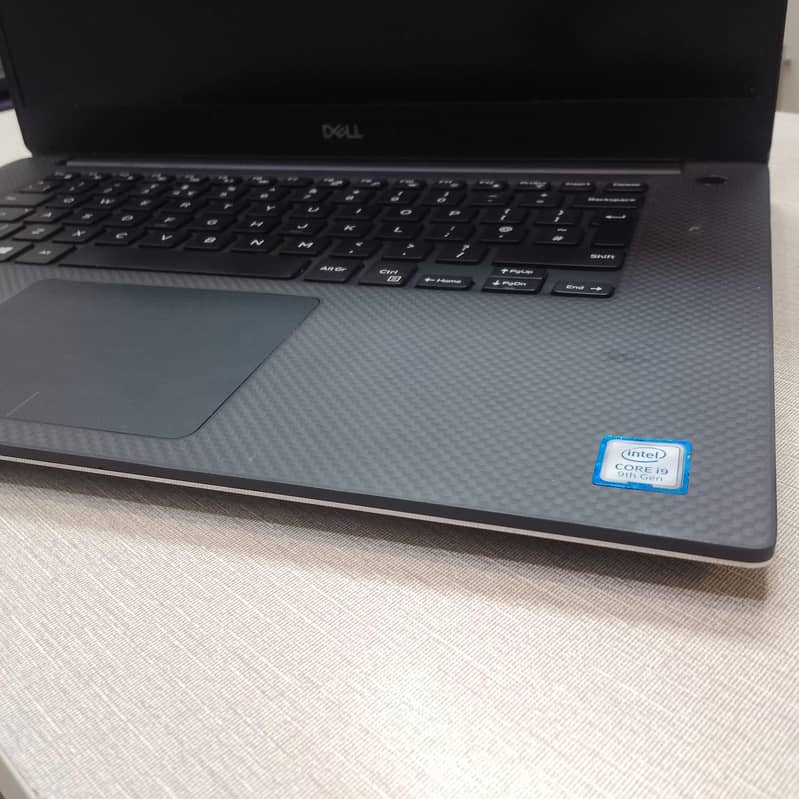 DELL PRECISION 5540 1