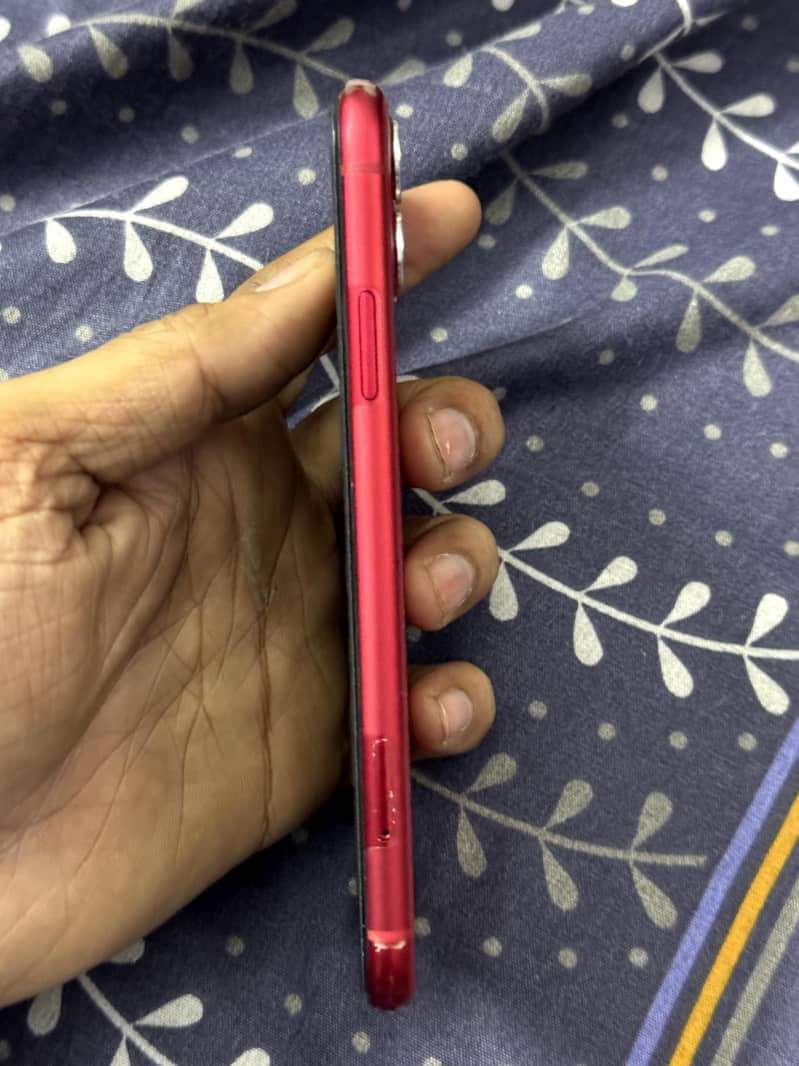 Apple iPhone 11 4