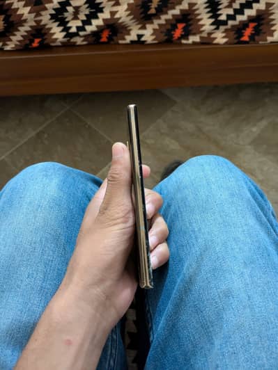 Docomo arrows f52a 5g