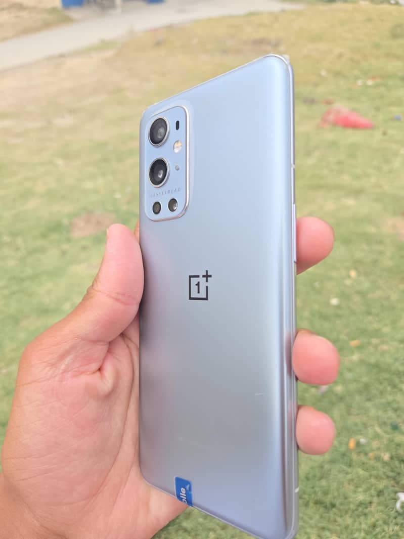 One Plus 9 Pro 6