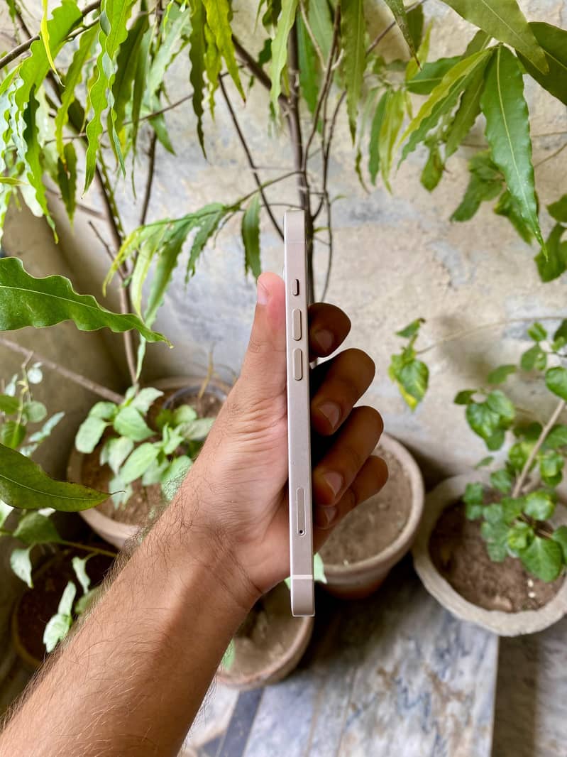 Apple iPhone 14 4