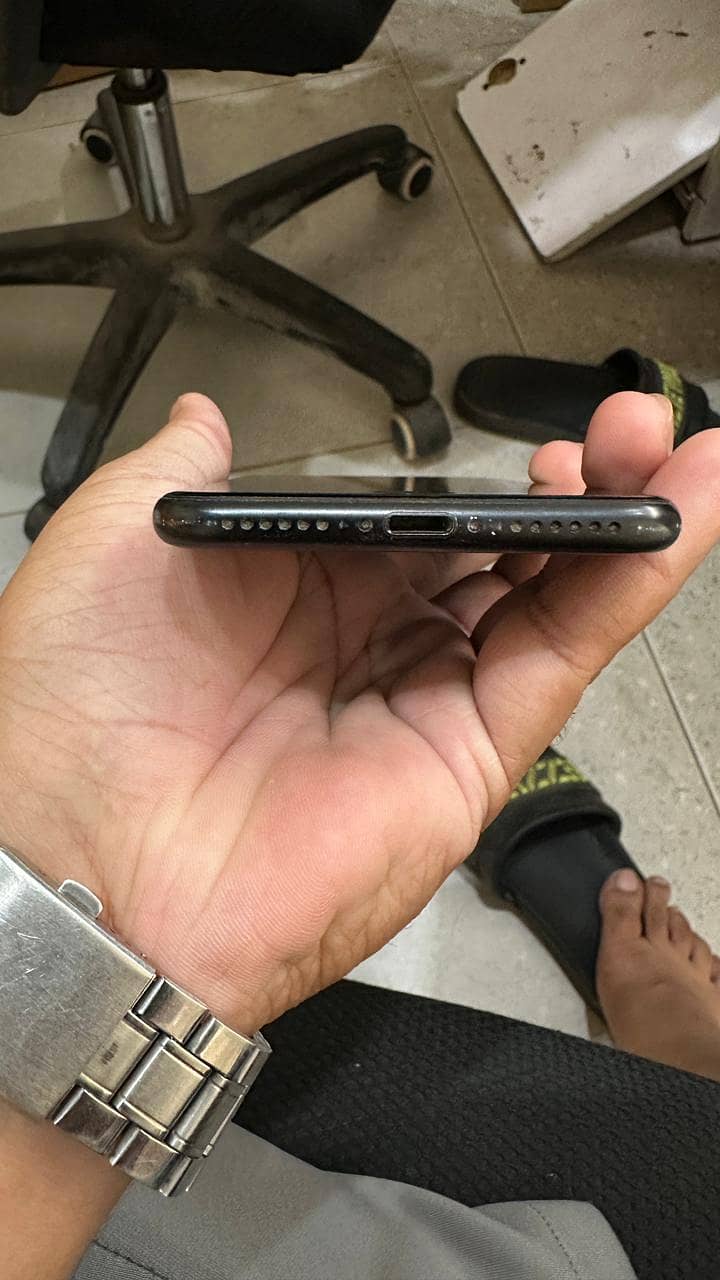 Apple iPhone 7 2
