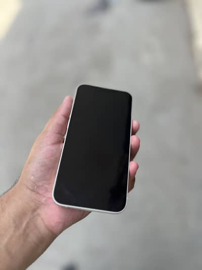 Apple iPhone 13