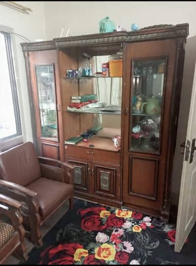 3 Door showcase with mirror and glass shelves
