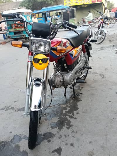 Honda CD70 2025