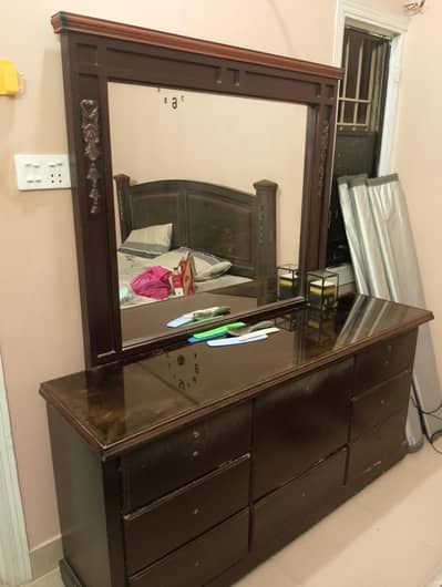 DRESSING TABLE WITH MIRROR DRAWERS AND STAND