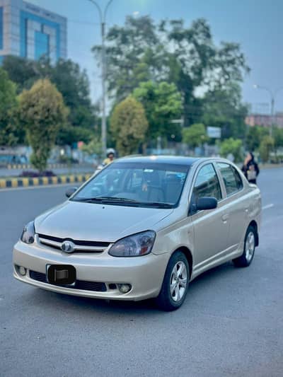 Toyota Platz 2003