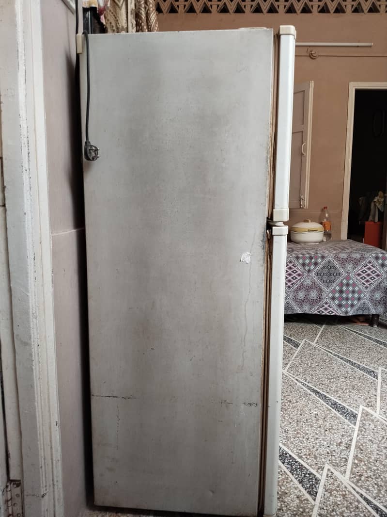 refrigerator 0