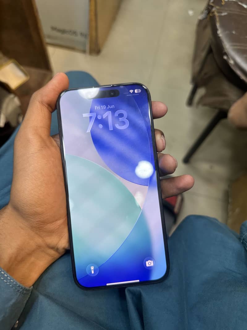 Apple iPhone 16 Pro Max 0