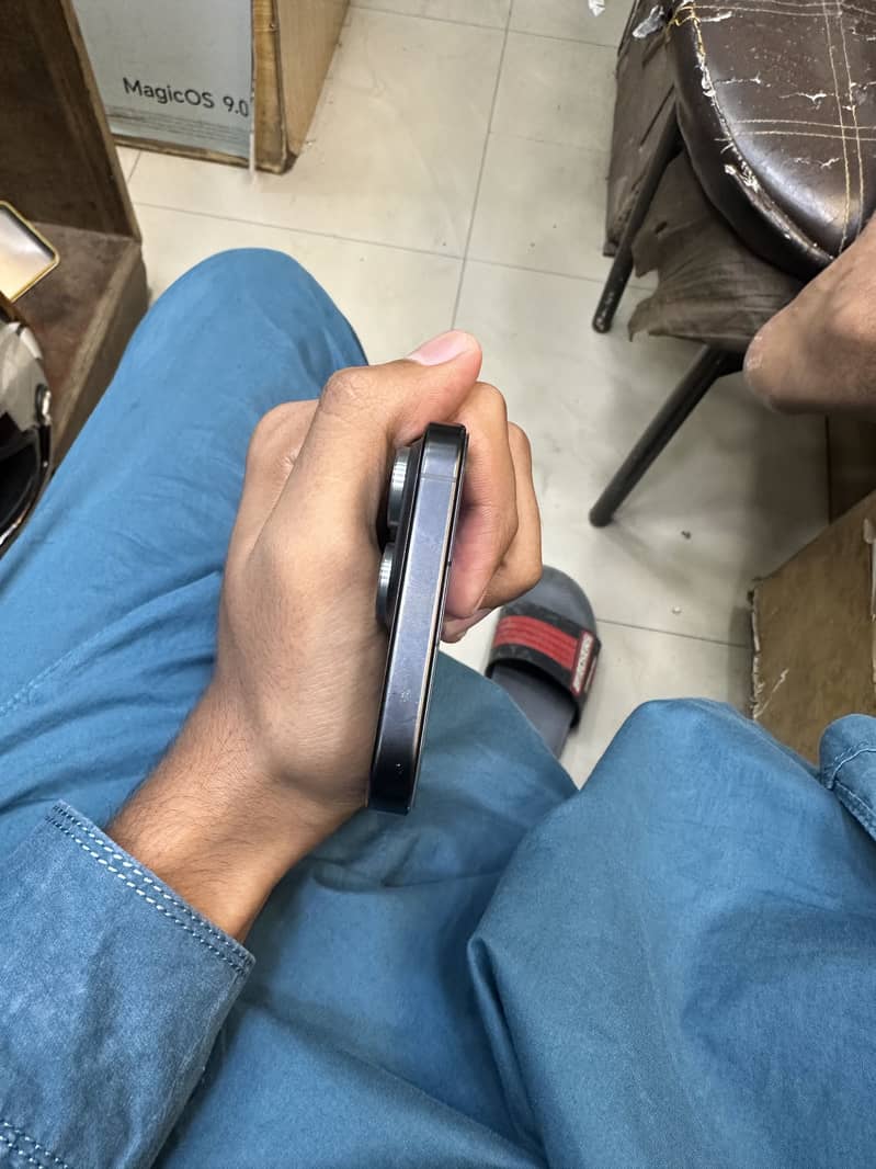 Apple iPhone 16 Pro Max 5