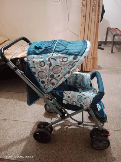 pram/stroller just in Rs 6000