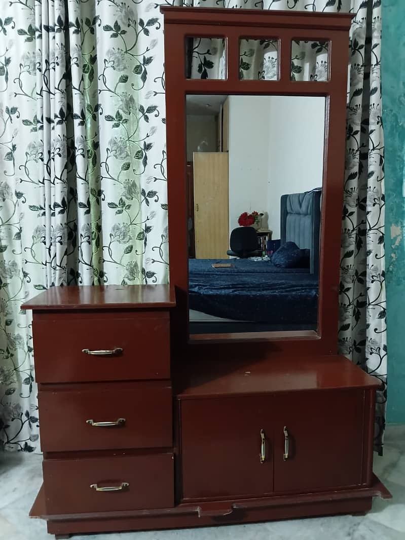 Dressing Table 0