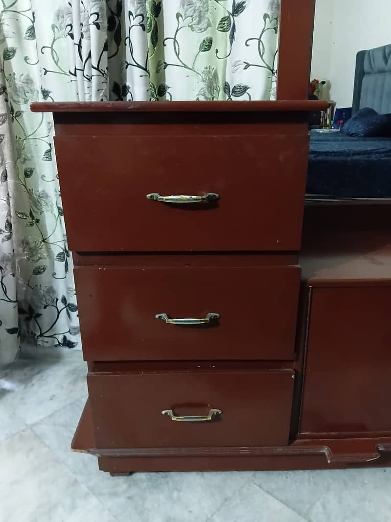 Dressing Table 5