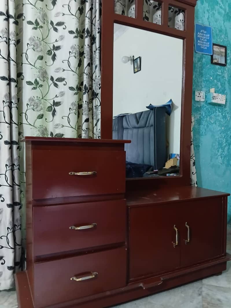 Dressing Table 6