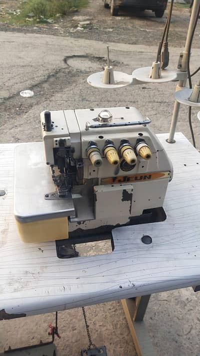 Overlock Sewing machine