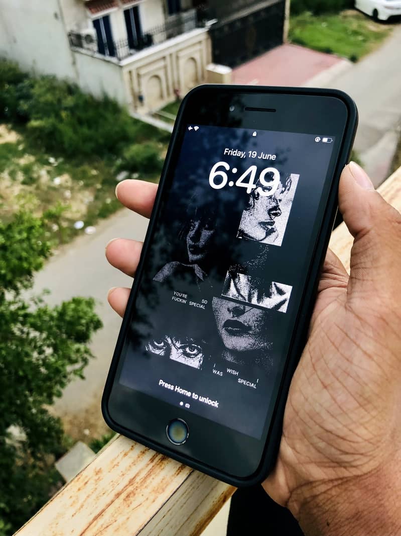 Apple iPhone 8 Plus sim work 1